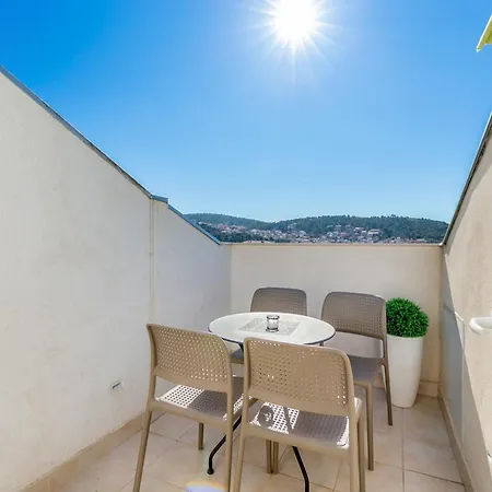 Lägenhet By The Sea - 23836 Trogir